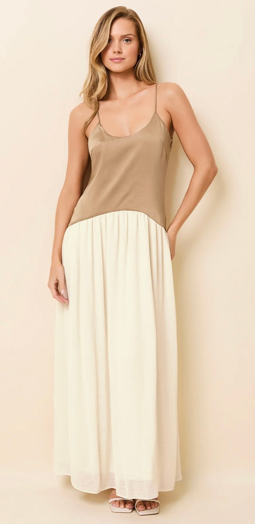 The Talulla Dress Camel SOLID&STRIPED - The Poolclub Monaco